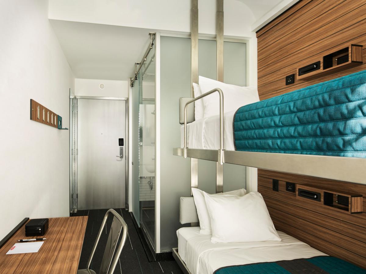 Pod Times Square Hotel New York Exterior photo